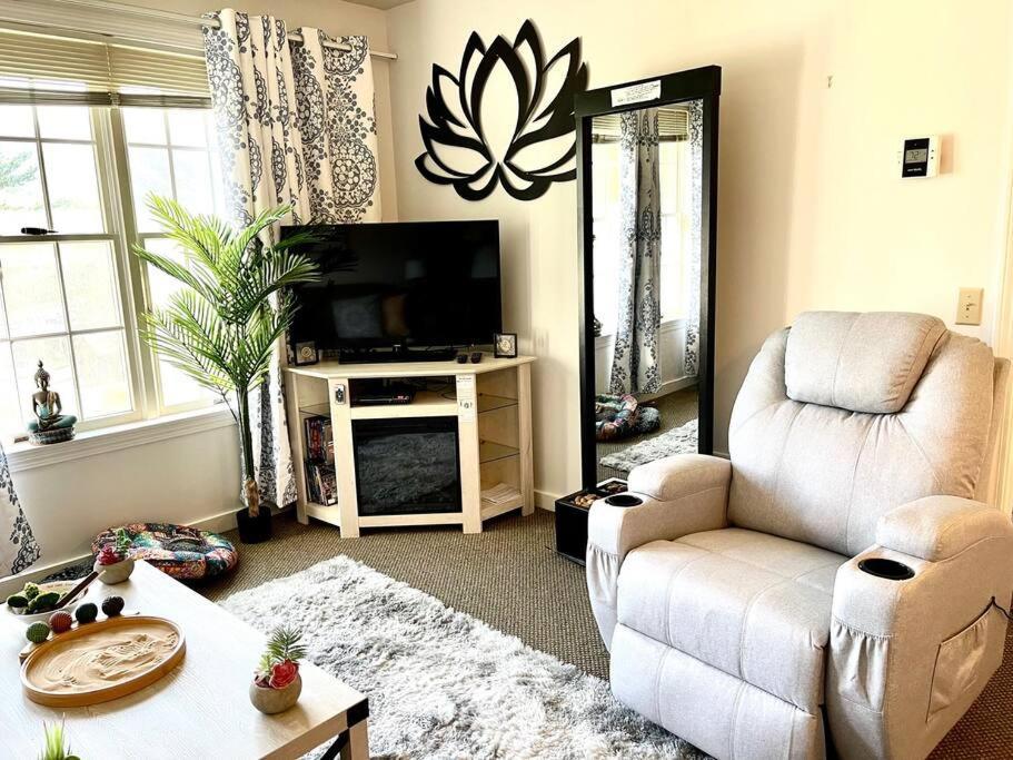 Gorgeous New Zen Sleeps 4-ski On Off Jiminy