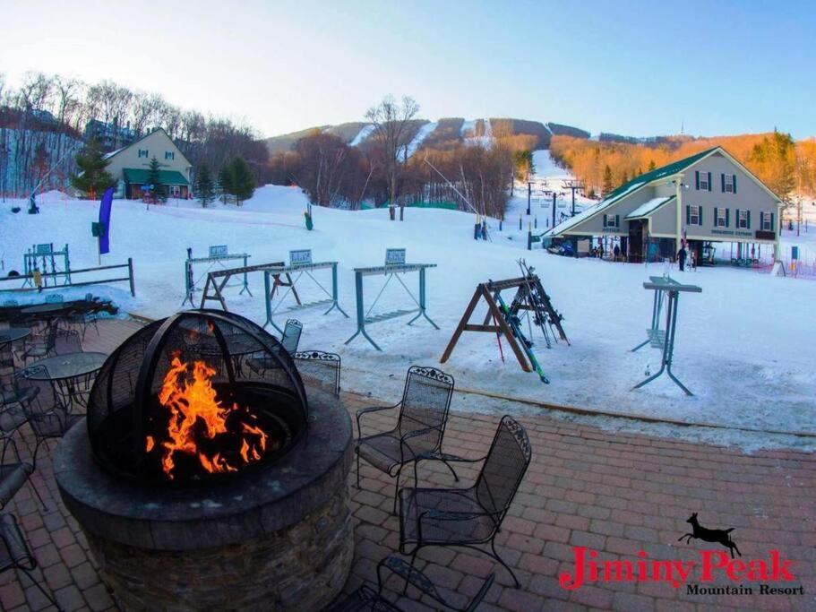 Gorgeous New Zen Sleeps 4-ski On Off Jiminy